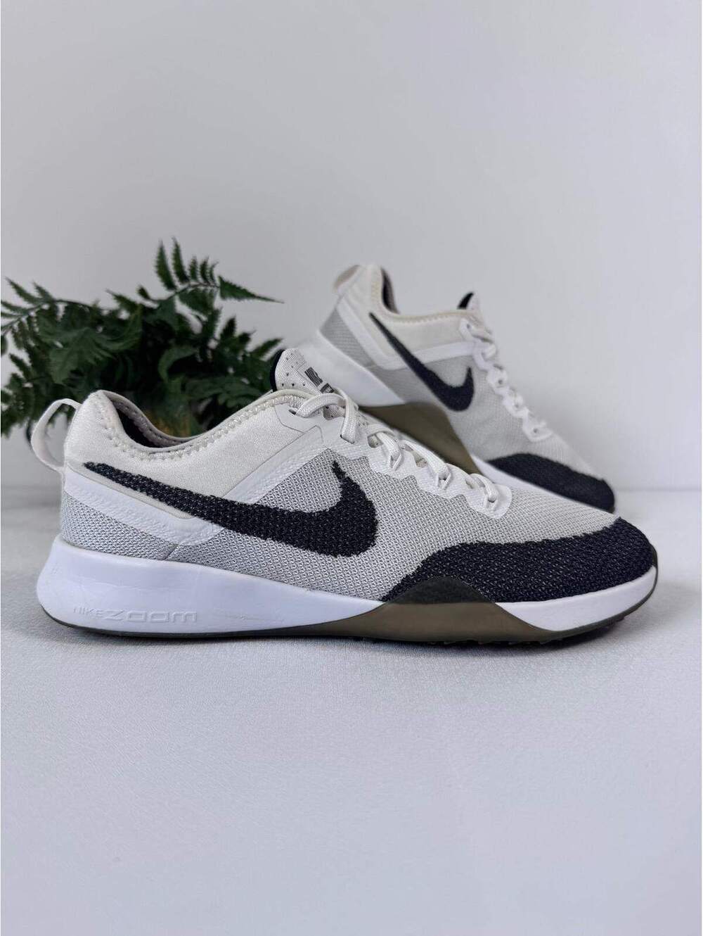 Nike Air Zoom TR Dynamic Training Shoes White Black Women’s 8.5 Cross Training